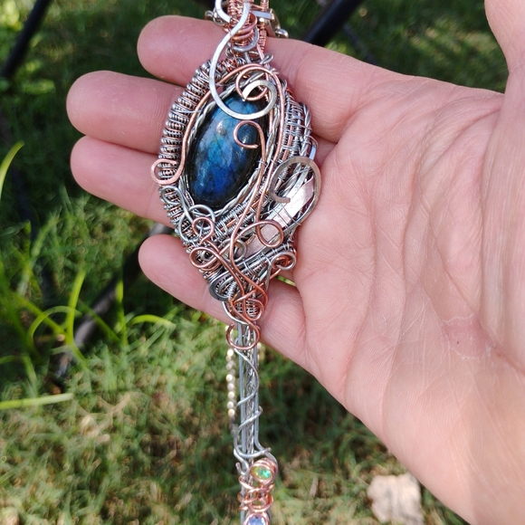 Wire wrapped labradorite - Picture 8 of 10